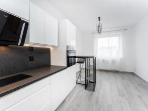Pronájem bytu 2+kk, Hradec Králové - Třebeš, Svatojánská, 32 m2