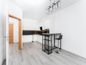 Pronájem bytu 2+kk, Hradec Králové - Třebeš, Svatojánská, 32 m2