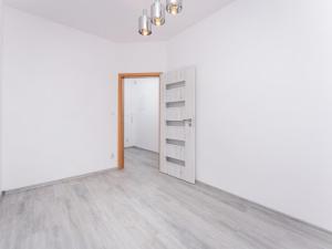 Pronájem bytu 2+kk, Hradec Králové - Třebeš, Svatojánská, 32 m2