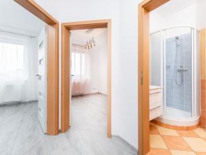 Pronájem bytu 2+kk, Hradec Králové - Třebeš, Svatojánská, 32 m2