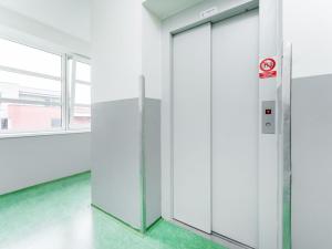 Pronájem bytu 2+kk, Hradec Králové - Třebeš, Svatojánská, 32 m2