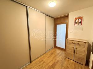 Pronájem bytu 2+kk, Praha - Žižkov, Pitterova, 45 m2