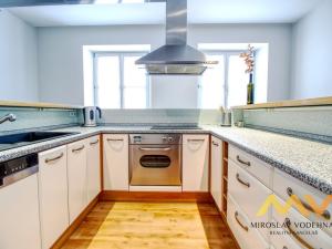 Pronájem bytu 2+kk, Hradec Králové, Malé náměstí, 98 m2