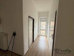 Prodej bytu 2+1, Vsetín, Na Kamencoch, 81 m2