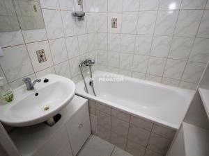 Pronájem bytu 2+1, Praha - Záběhlice, Přesličková, 60 m2