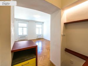 Pronájem bytu 1+kk, Praha - Smíchov, Viktora Huga, 38 m2