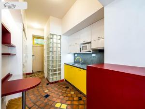 Pronájem bytu 1+kk, Praha - Smíchov, Viktora Huga, 38 m2