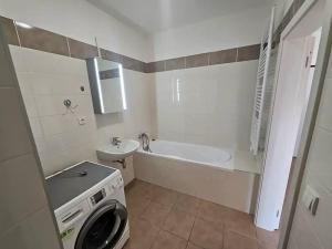 Pronájem bytu 1+kk, Praha - Letňany, Pavla Beneše, 44 m2