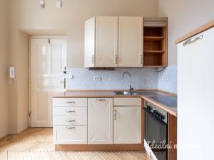 Pronájem bytu 1+kk, Praha - Holešovice, Osadní, 39 m2