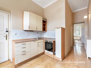 Pronájem bytu 1+kk, Praha - Holešovice, Osadní, 39 m2