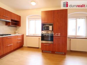 Pronájem bytu 3+1, Karlovy Vary, Moskevská, 100 m2