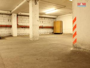 Pronájem garážového stání, Praha - Holešovice, Dělnická, 16 m2