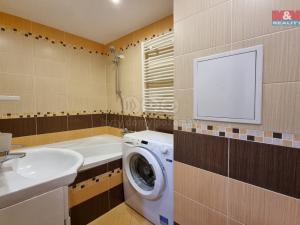 Pronájem bytu 2+1, Karlovy Vary, Sládkova, 54 m2