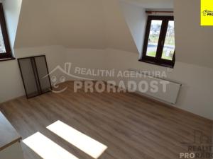 Pronájem bytu 2+kk, Břeclav, Na Valtické, 55 m2