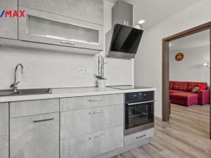 Prodej bytu 2+1, Karlovy Vary - Drahovice, Lidická, 61 m2