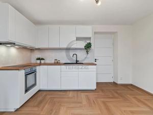 Prodej bytu 3+kk, Odolena Voda, Seifertova, 69 m2