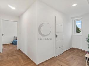 Prodej bytu 3+kk, Odolena Voda, Seifertova, 69 m2