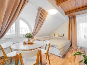 Pronájem apartmánu, Karlovy Vary, Petřín, 337 m2