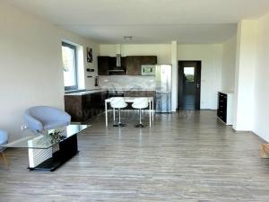 Pronájem bytu 2+kk, Liberec - Liberec XIV-Ruprechtice, U Koupaliště, 72 m2