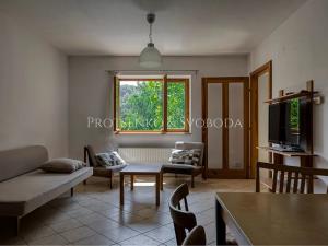 Prodej ubytování, Mnichovice, Nad rybníkem, 312 m2
