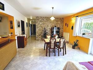 Prodej rodinného domu, Srubec, Jana Patočky, 145 m2