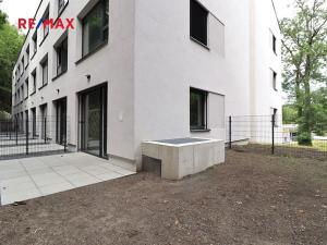 Pronájem bytu 1+kk, Praha - Hlubočepy, Na Zlíchově, 30 m2