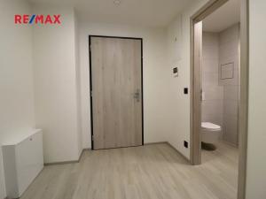 Pronájem bytu 1+kk, Praha - Hlubočepy, Na Zlíchově, 30 m2