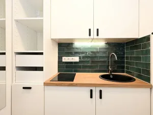 Pronájem bytu 1+kk, Praha - Hlubočepy, Pod Žvahovem, 22 m2