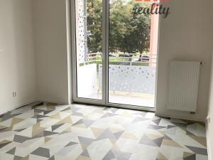 Pronájem bytu 2+kk, Ostrov, Vančurova, 55 m2