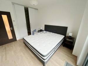 Pronájem bytu 2+kk, Praha, Olšanská, 72 m2