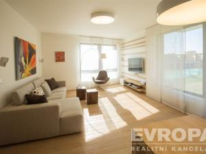 Prodej bytu 6+kk a větší, Beroun - Beroun-Závodí, Na Veselou, 182 m2