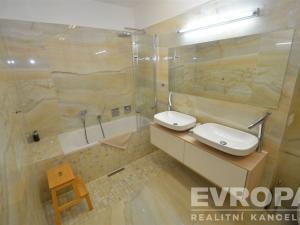 Prodej bytu 6+kk a větší, Beroun - Beroun-Závodí, Na Veselou, 182 m2