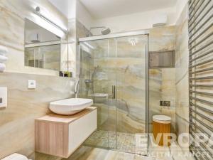 Prodej bytu 6+kk a větší, Beroun - Beroun-Závodí, Na Veselou, 182 m2