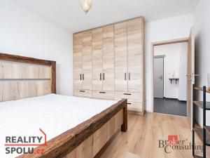 Pronájem bytu 3+kk, Plzeň - Jižní Předměstí, Poděbradova, 70 m2