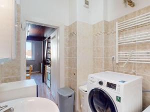 Prodej bytu 2+kk, Praha - Bubeneč, Eliášova, 50 m2