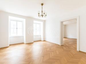Prodej činžovního domu, Znojmo, Velká Mikulášská, 1146 m2
