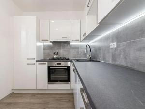 Pronájem bytu 2+1, Ostrava, Španielova, 55 m2