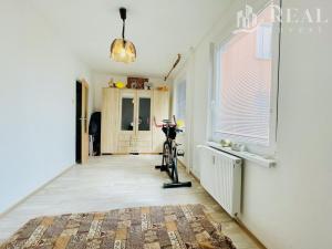 Prodej bytu 3+1, Osek, Hrdlovská, 80 m2