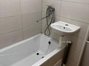 Pronájem bytu 1+1, Chomutov, Kyjická, 40 m2