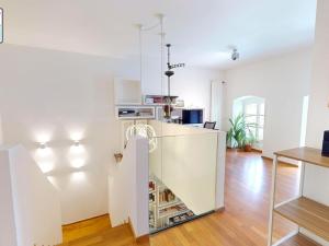 Pronájem bytu 4+kk, Praha - Karlín, Šaldova, 90 m2