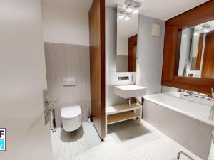 Pronájem bytu 4+kk, Praha - Karlín, Šaldova, 90 m2