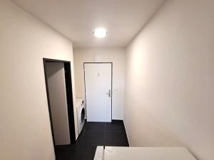 Pronájem bytu 1+kk, Praha - Vysočany, U vinných sklepů, 26 m2
