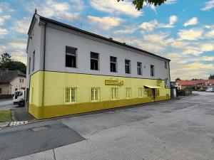 Pronájem restaurace, Praha, Únorová, 111 m2