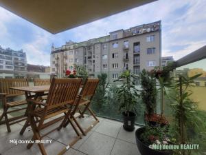 Pronájem bytu 2+kk, Praha - Holešovice, Komunardů, 60 m2