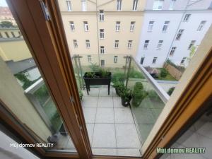 Pronájem bytu 2+kk, Praha - Holešovice, Komunardů, 60 m2