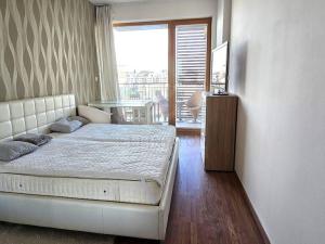Pronájem bytu 2+kk, Praha - Hrdlořezy, Nad Smetankou, 65 m2