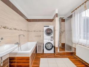 Prodej rodinného domu, České Budějovice, 180 m2