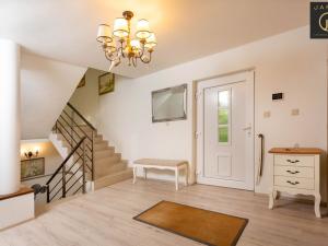 Prodej rodinného domu, Karlovy Vary, Sopečná, 350 m2