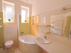 Prodej bytu 2+1, Karlovy Vary, Stará Kysibelská, 67 m2
