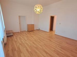 Prodej bytu 2+1, Karlovy Vary, Stará Kysibelská, 67 m2